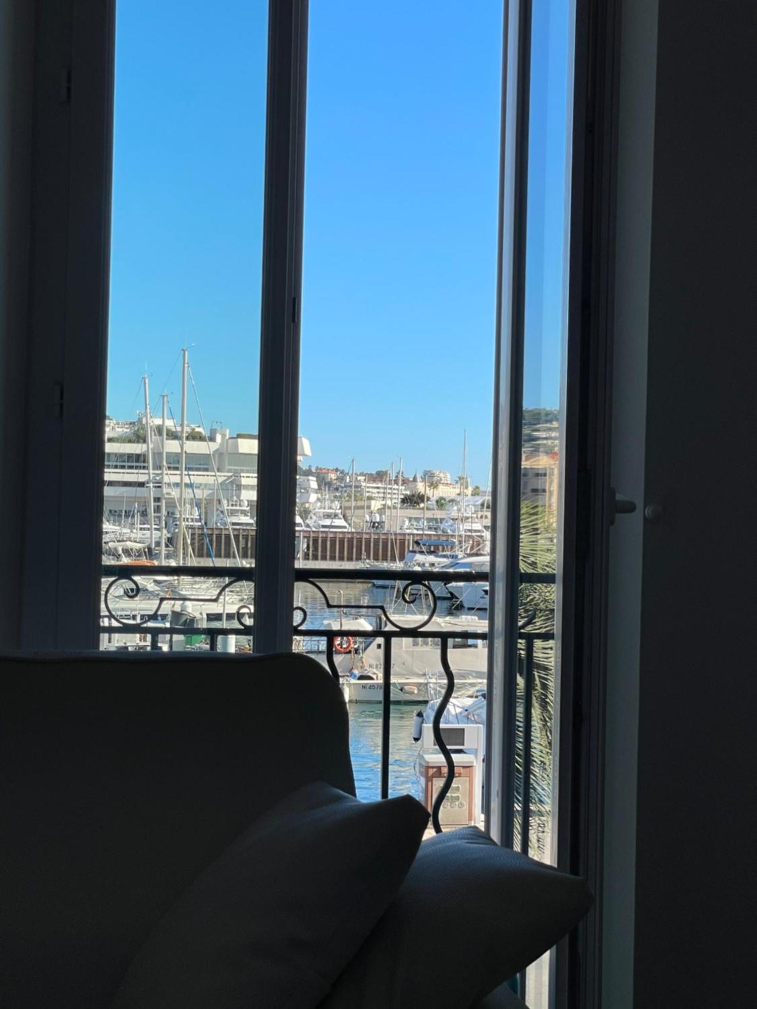 Cannes Old Port, Seafront & Seaview, Yacht Show Port Exterior photo